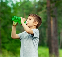 child-drinking-reusable-bottle.jpg
